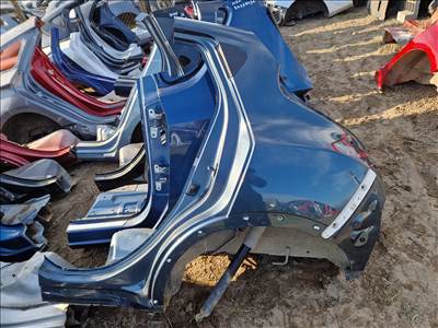 NISSAN JUKE (F15) bal hátsó sárvédő 