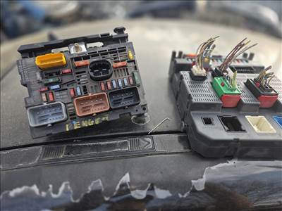 Peugeot 308 I Biztositéktábla