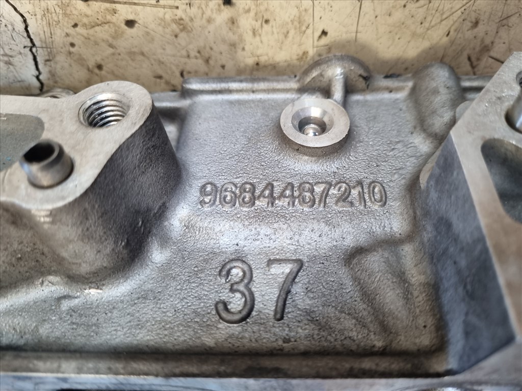 Ford Focus hengerfej  9684487210 4. kép