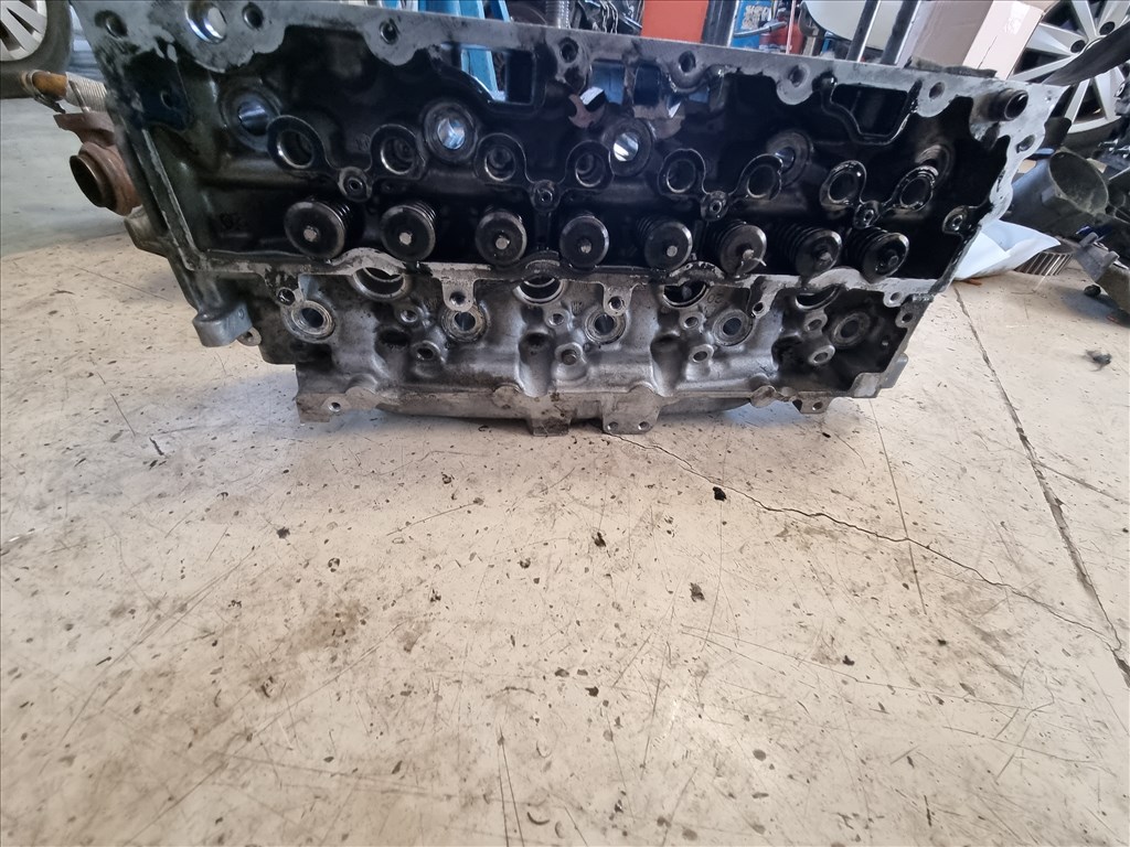 Ford Focus hengerfej  9684487210 3. kép