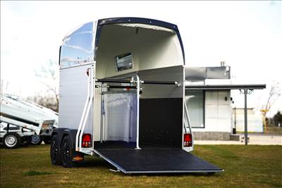 Készletről - Új Böckmann Champion Esprit lószállító utánfutó most bruttó 4.190.000 Ft