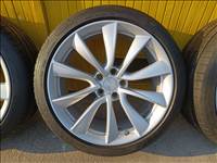 Tesla 3, 5x114.3, 8.5x19, et40 + Goodyear Eagle F1 235/40 r19 nyári