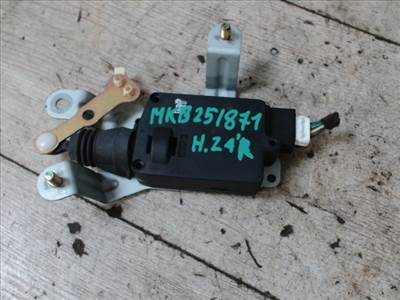 HYUNDAI Santa Fe 2001.03.01-2006.01.30 Jobb hátsó központi zár motor