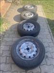  4x100 Dacia Renault lyukosztású 15"  lemezfelni, rajta 185/65 használt Riken nyári gumi