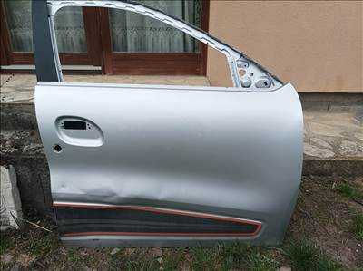 Dacia Spring ajtó