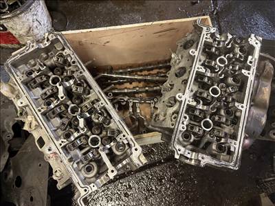 Audi Q7 (4L) 3.0 TDI quattro 3.0 TDI CAS hengerfej 