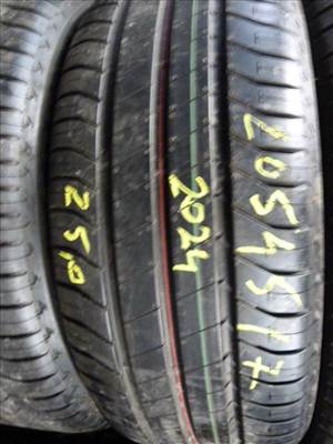 4db 205/4517" újszerű Bridgestone nyári gumi eladó.