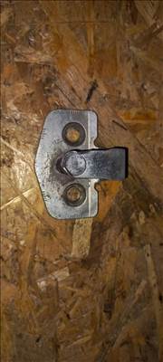 Renault TRAFIC 01-től Tolóajtó zárszerkezet zár ellen db fogadó 2035