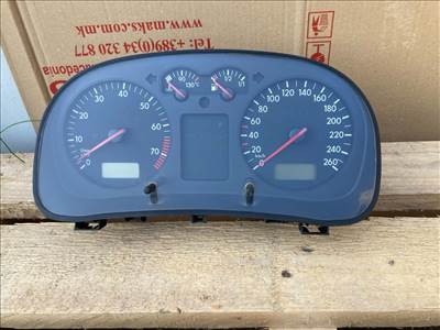 Volkswagen Golf IV 1.6 kilóméteróra 