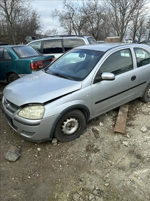 Opel Corsa C bontott alkatrészei