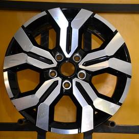 Dacia Duster (2260)Csak 1db 403005180 használt 17" 5x114,3 alufelni 
