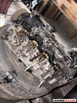 Mercedes Renault Hengerfej Szelepfedéllel komplett 110428257r k9kg6