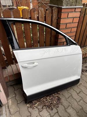 Volkswagen T Roc jobb első ajtó  2ga831312f 2ga831313f