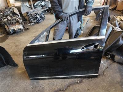 Mercedes C s204 kombi facelift 2011-2014 bal első ajtó üresen