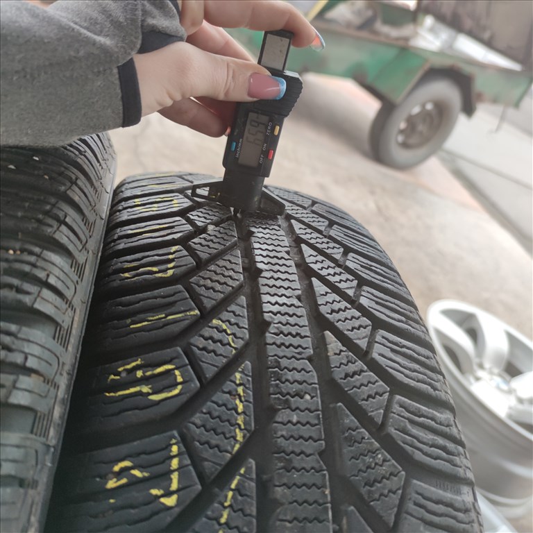 215/60 R16 Semperit téli gumi 50000ft a 4db/128/ 4. kép