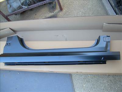 Skoda Fabia 4 jobb küszöb első rész  2022-től 6ve809602c