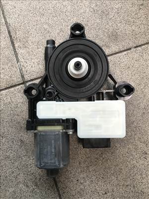 Skoda Octavia III jobb hátsó ablakemelő motor 5Q0959812A