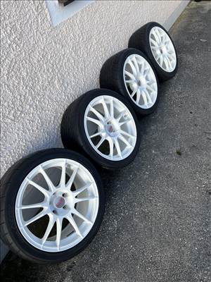  5x114.3 lyukosztású 18" újszerű OZ alufelni, rajta 235/40 újszerű Yokohama nyári gumi