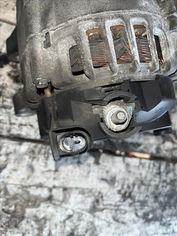 Ford Focus C-MAX 1.6 TDCi generátor  30659390 tg15c183 3. kép