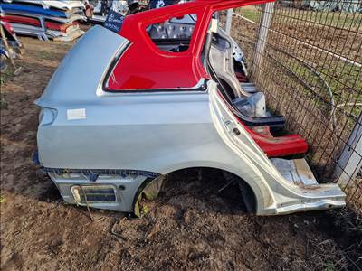 TOYOTA AVENSIS (T25) kombi jobb hátsó sárvédő 