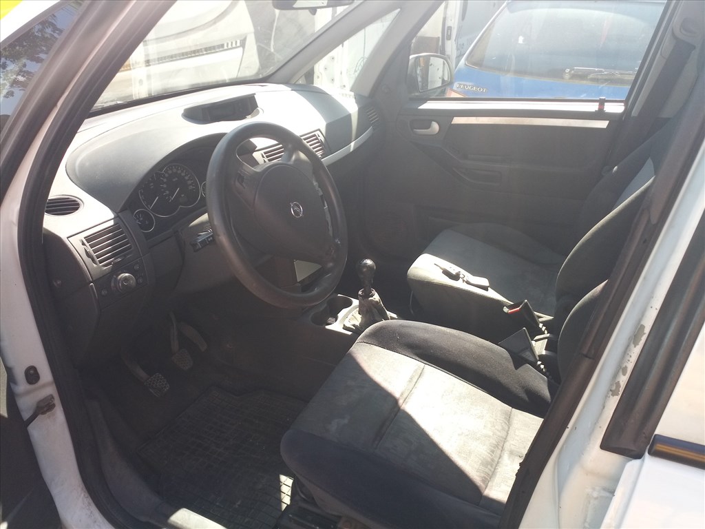 Opel Meriva A bontott alkatrészei 4. kép