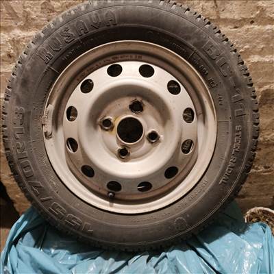  13" használt lemezfelni, rajta 155/70 újszerű Rosava nyári gumi gumi 