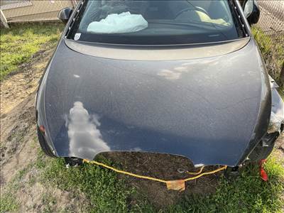 Seat Leon 1P 2004-2012-ig bontott gyári fekete motorháztető