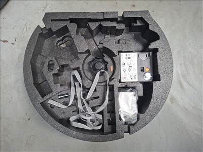 Volkswagen Golf VI pótkerék szett, defektjavító készlettel (29532)