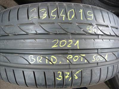 4db 235/4019" használt Bridgestone nyári gumi eladó.