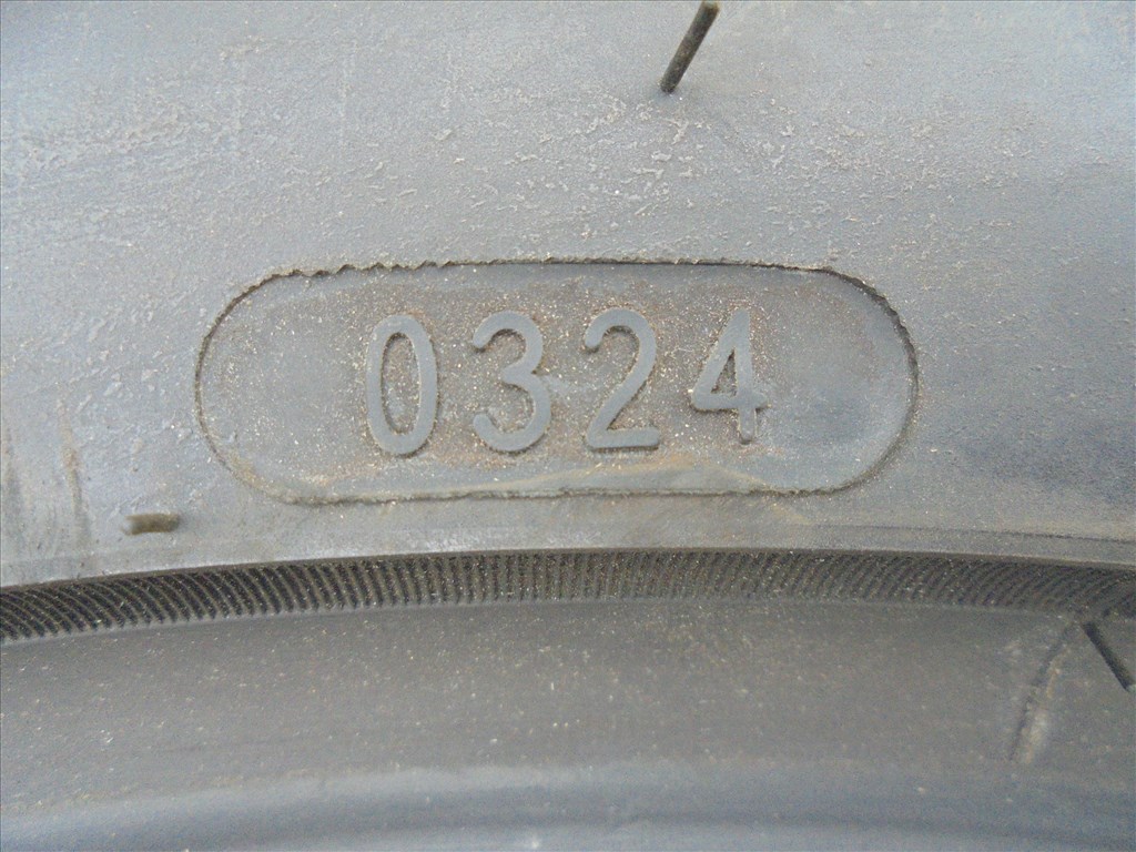 Újszerű 245/50 R19"Vredestein nyári gumi eladó 6. kép