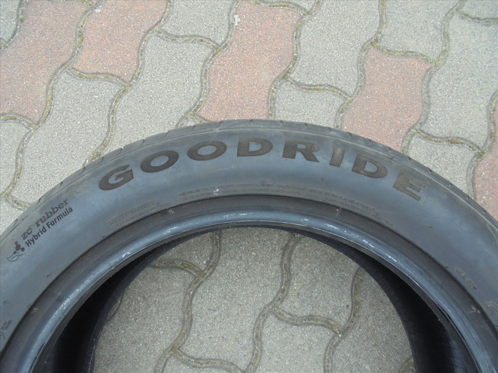 Újszerű 245/50 R19"Vredestein nyári gumi eladó 7. kép