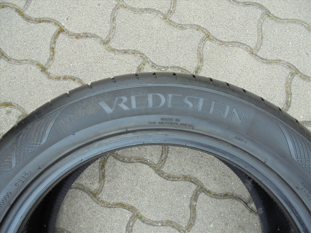Újszerű 245/50 R19"Vredestein nyári gumi eladó 8. kép