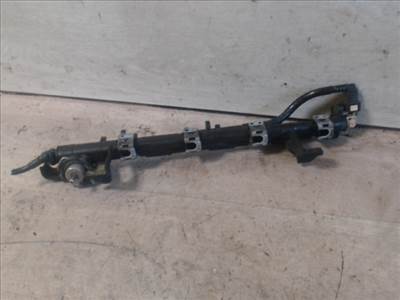 MAZDA 2 03.04-07.11 Injektor befecskendező híd 