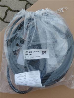 R0302 A0005837603 Új Mercedes Töltő Kábel