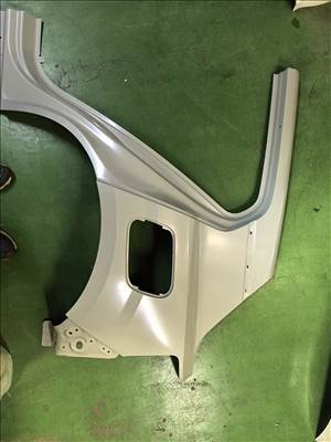 Volvo EX30 bal hátsó sárvédő  gku49377