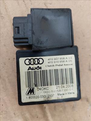 Audi A6 kuplung pedál kapcsoló 4F0907658A