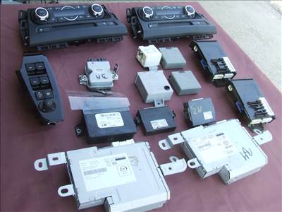 Mazda 3 (BM) relék elektronika kapcsoló stb