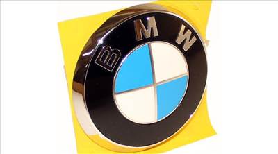 Gyári BMW G22 G23 G82 G83 kamera nélküli csomagtartó embléma 51147497530