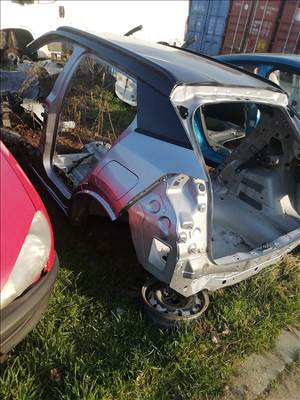 Peugeot 2008 II Bal hátsó sarvédő 