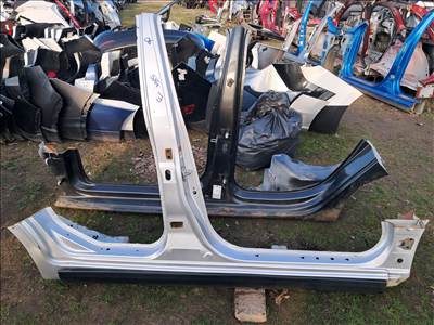 Suzuki SX4 I Jobb küszöb 