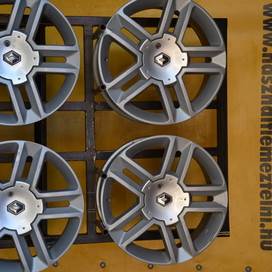 Renault (6/3-1980)Használt 17" 5X108 alufelni 