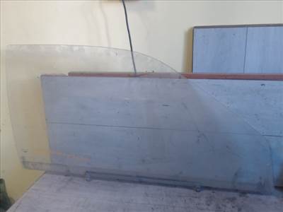 SUZUKI SWIFT 89-96 Jobb első ajtóüveg