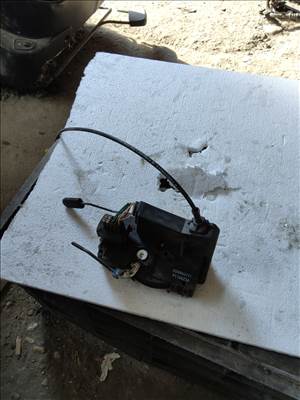 Renault Trafic II Jobb első ajtó zár 8200042171