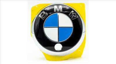 Gyári BMW G22 G23 G26 G82 G83 kameráshoz csomagtartó embléma 51147497531