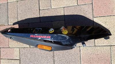 Gilera Runner SP ülés alatti idom jobb 