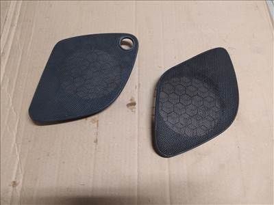 Volvo V40 műszerfal hangszórórács eladó!
