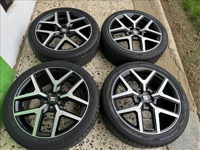  5x100 lyukosztású 18" újszerű (gyári felni) alufelni, rajta 215/45 újszerű Hankook nyári gumi 