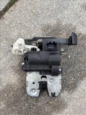 Volkswagen ID.4 Id4 csomagtartófedél zár  11a82750501s