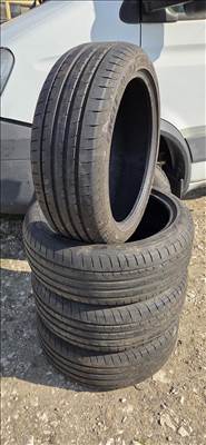 Eladó egy garnitúra 225/45 R19 Goodyear nyári gumik.