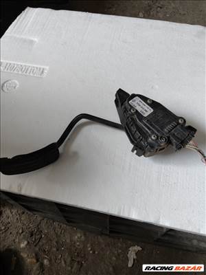 Renault Trafic II gázpedál  7700313060